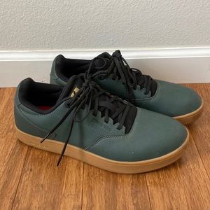 Five ten district clip